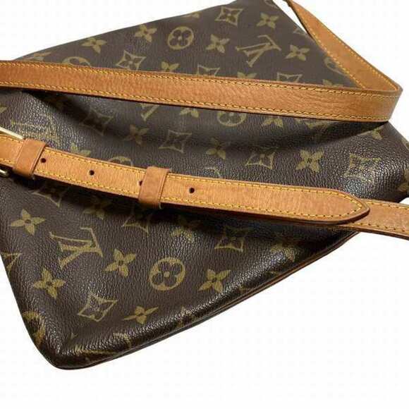 LOUIS VUITTON Brown Monogram Shoulder Bag - Picture 8 of 9